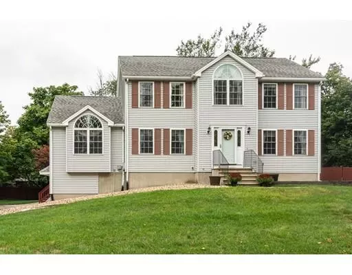 1 Omega Cir, Dracut, MA 01826