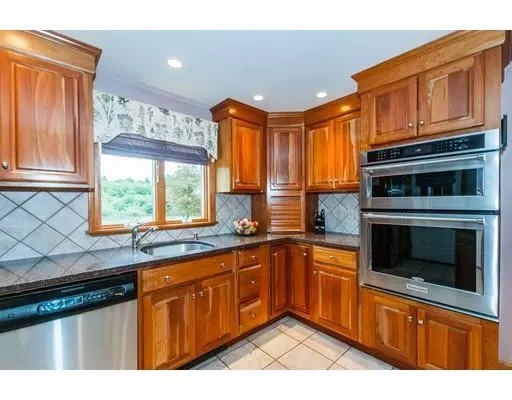 Ipswich, MA 01938,12 Plains Rd