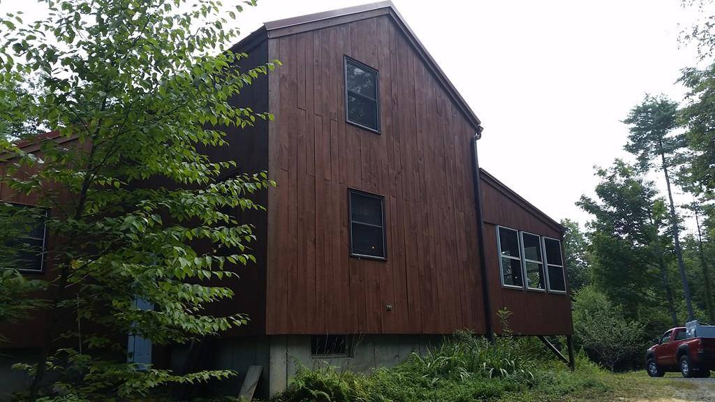 176 Turkey Hill Road, Northampton, MA 01062