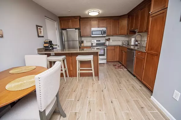 Canton, MA 02021,21 Pine Street #B
