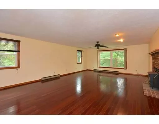 Auburn, MA 01501,1 Old Farm Rd