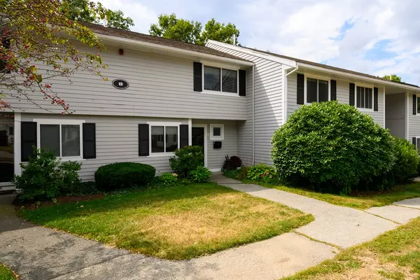 Hingham, MA 02043,8 Beals Cove Rd #F