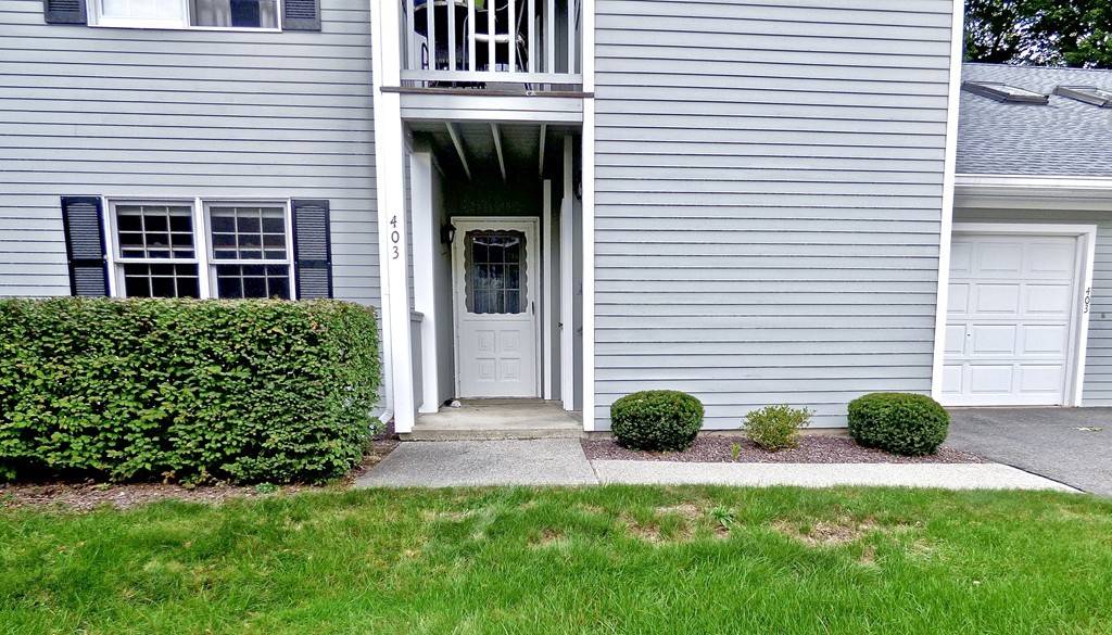 403 Country Side Rd #403, Greenfield, MA 01301