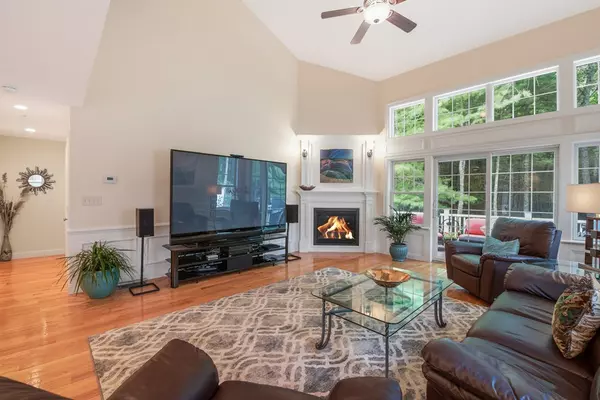 Hingham, MA 02043,8 Derby Brook Way #8