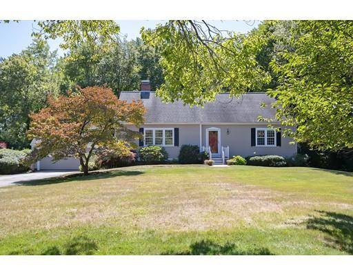 7 Fountainbleau Dr, Hingham, MA 02043