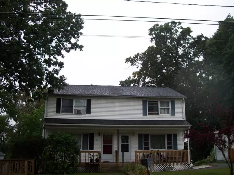 63 Glenmore St, Springfield, MA 01129