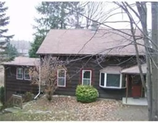 9 Hill St, Auburn, MA 01501