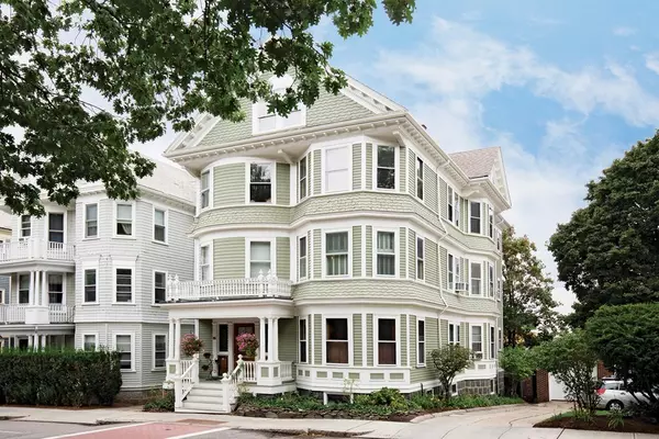 255 Walnut St #C, Brookline, MA 02445