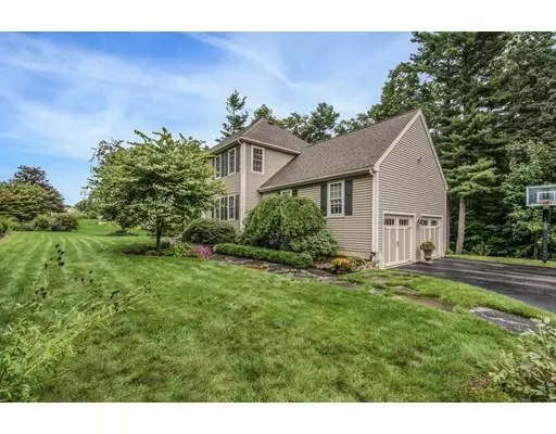 Sturbridge, MA 01518,10 Hunter Ln