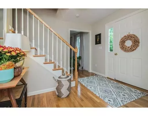 Sturbridge, MA 01518,10 Hunter Ln