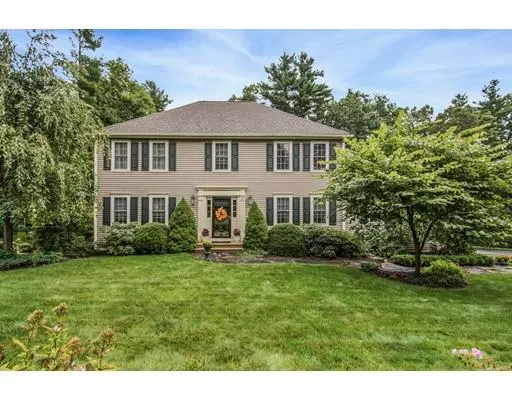 Sturbridge, MA 01518,10 Hunter Ln