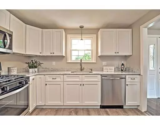 North Providence, RI 02911,39 Saint Johns Cir