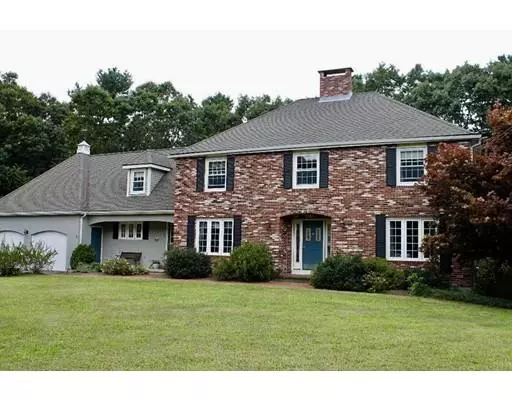 5 Old Carriage Lane, Franklin, MA 02038