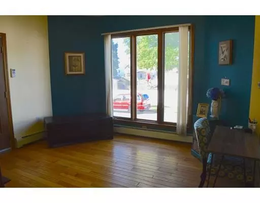 Lowell, MA 01850,29 Essex St