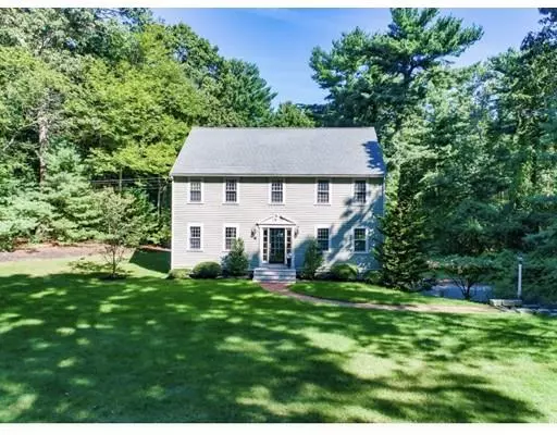 80 Bayberry Ln, Duxbury, MA 02332