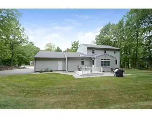 Shrewsbury, MA 01545,16 Heatherwood Dr