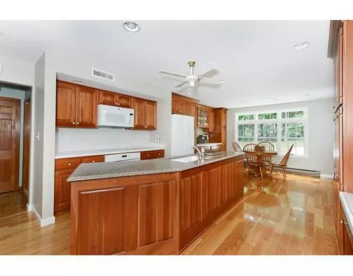 Shrewsbury, MA 01545,16 Heatherwood Dr