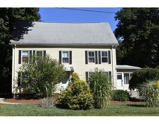 14 Winthrop St, Medway, MA 02053