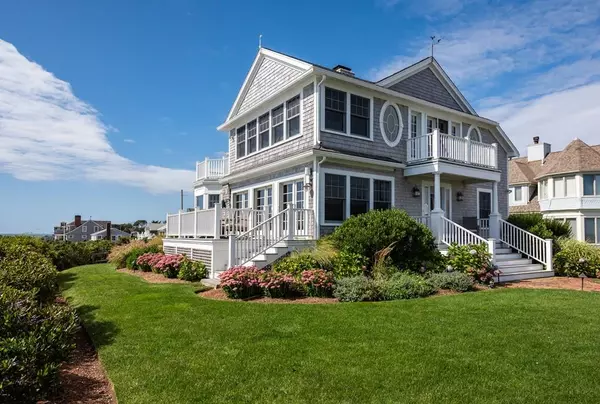 31 Starboard Ln, Mashpee, MA 02649