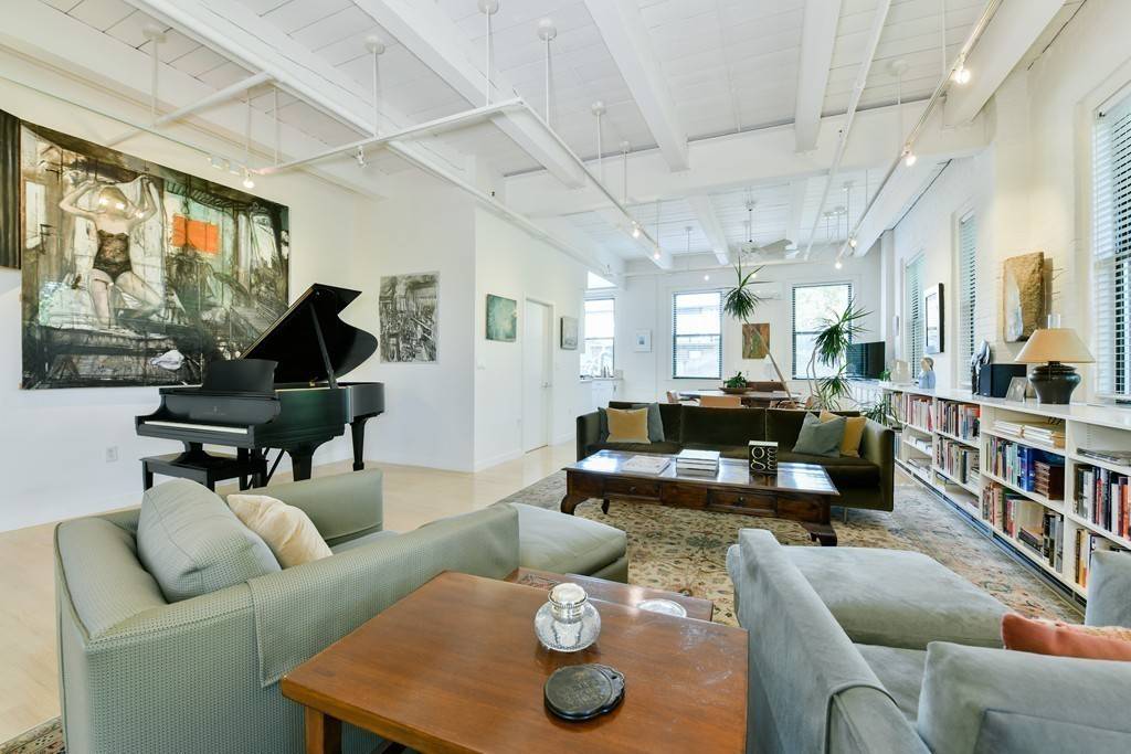 Cambridge, MA 02140,75 Richdale Avenue #15-16