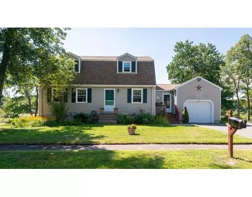 18 Heard Dr, Ipswich, MA 01938