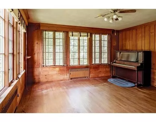 Newton, MA 02459,6 Trowbridge Street