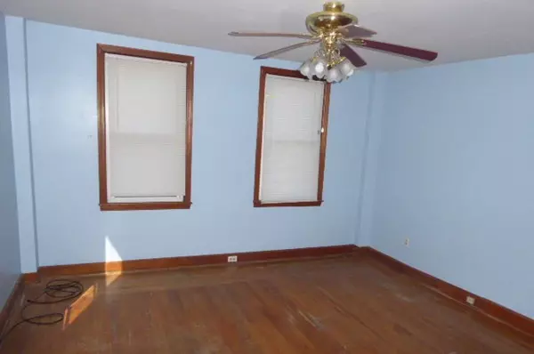 Westfield, MA 01085,5 Princeton St