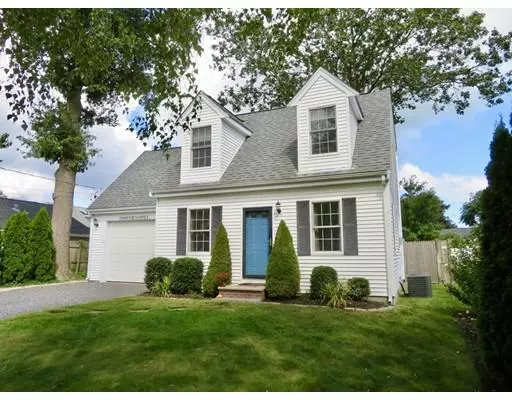 11 Page Ave, Kingston, MA 02364