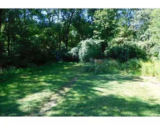 Hingham, MA 02043,18 Smith Rd