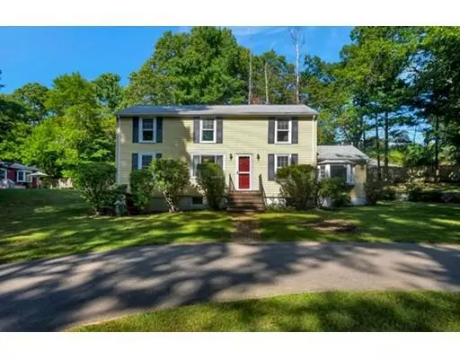 15 Mathews Dr, Wayland, MA 01778