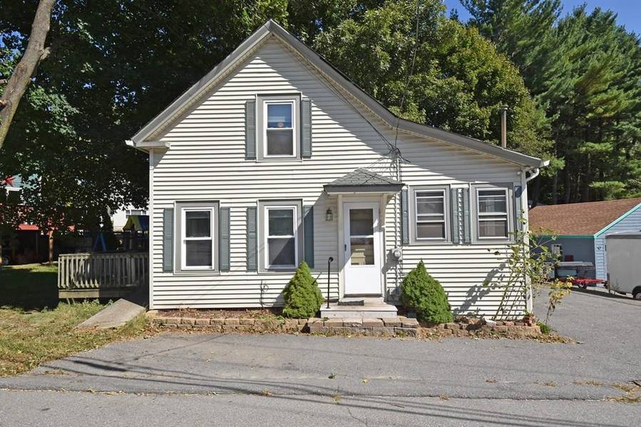 9 Catacunemaug Rd, Shirley, MA 01464