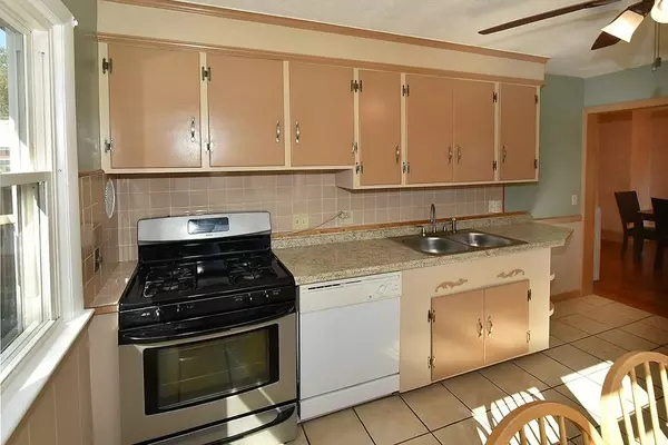 Agawam, MA 01001,172 Leonard St