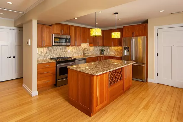Milton, MA 02186,36 Central Ave #4