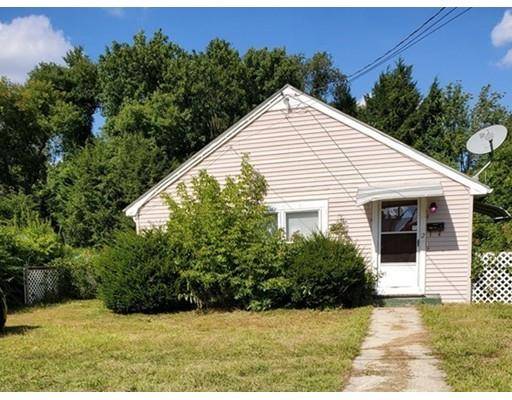 2 Pine St, Dudley, MA 01571