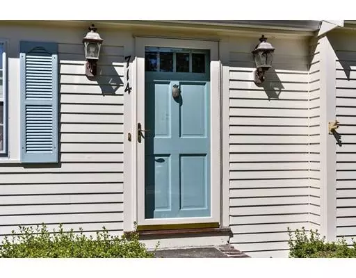 Brewster, MA 02631,714 Millstone Rd