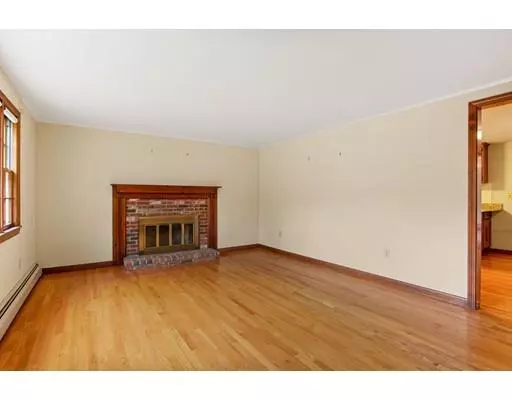 Brewster, MA 02631,714 Millstone Rd