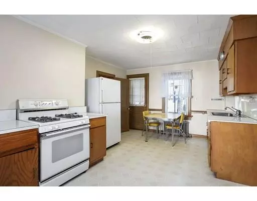 Newton, MA 02459,403 Langley Rd