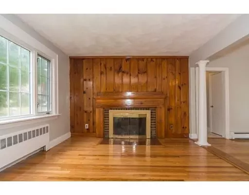 Randolph, MA 02368,21 Harriette St N