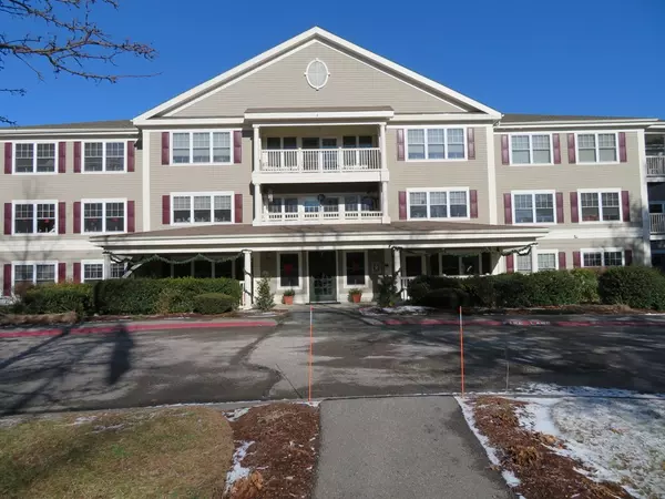 34 Meeting House Ln #108, Stow, MA 01775