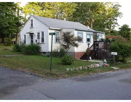 20 Norris St, Wareham, MA 02571