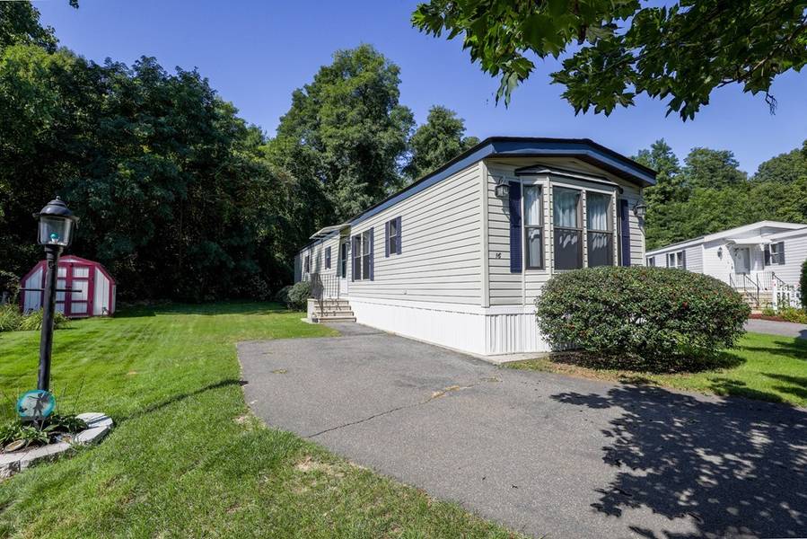 16 Parkwood Dr, West Springfield, MA 01089