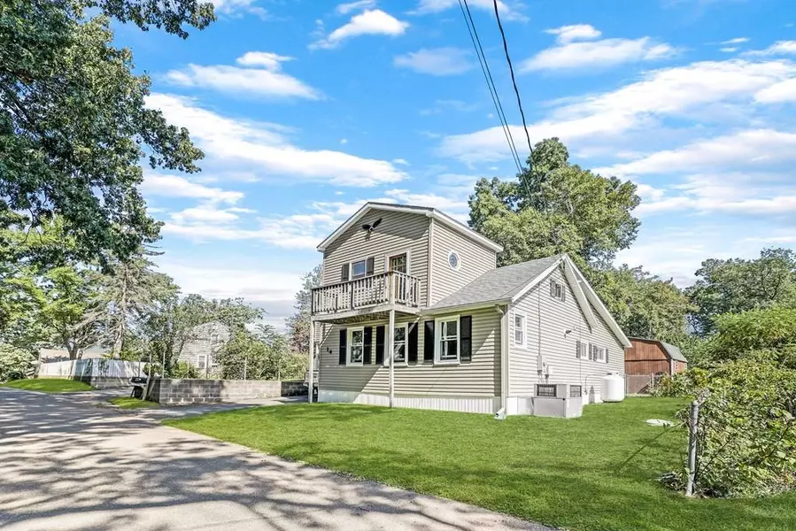 14 Castle St, Southwick, MA 01077