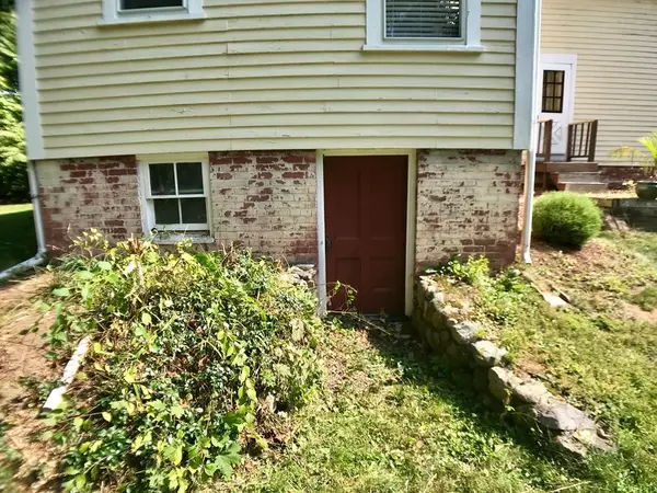 Plainville, MA 02762,18 Bugbee Street