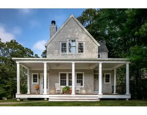 7 Antassawamock Rd, Mattapoisett, MA 02739