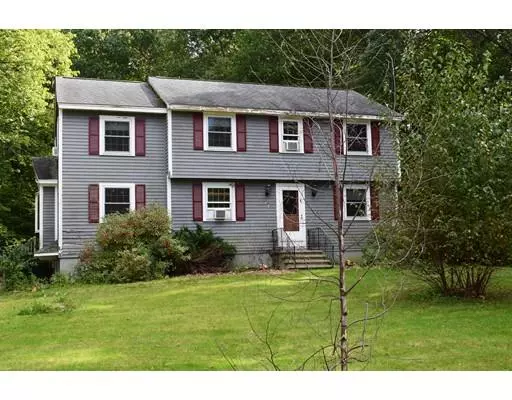 18 Amberwood Dr, Atkinson, NH 03811