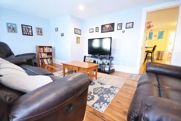 Ipswich, MA 01938,58 Central St #2