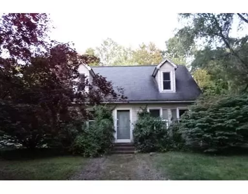 8 Charles Lane, Amherst, MA 01002