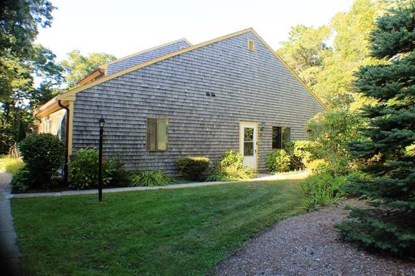 33 Roundhouse Rd #33, Bourne, MA 02351