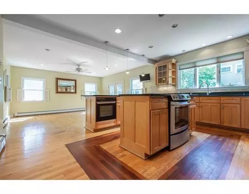 Dedham, MA 02026,34 School St