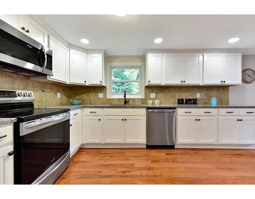 8 Allen Hill Rd, Holland, MA 01521